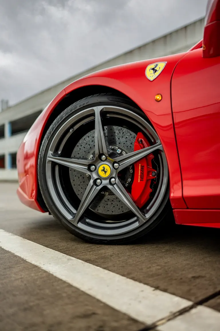 Ferrari 458 Italia wheel and brake detail