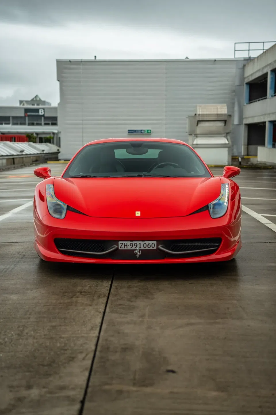 Straight front view of the Ferrari 458 Italia