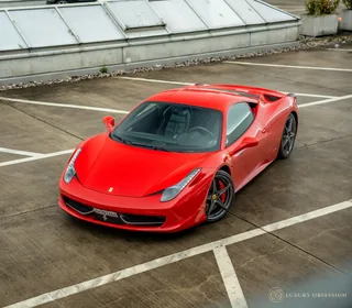 Ferrari 458 Italia erhöhte vordere Dreiviertelansicht